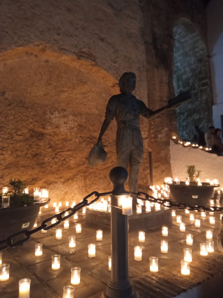 Monumento a Juan Relinque-Vejer