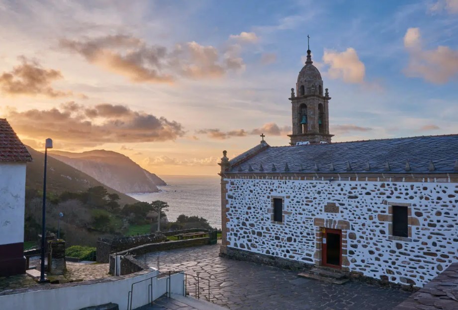 Iglesia de San Andrés de Teixido