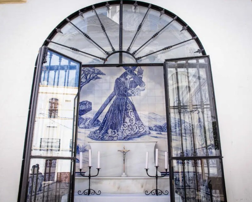 Paso de la calle Caridad