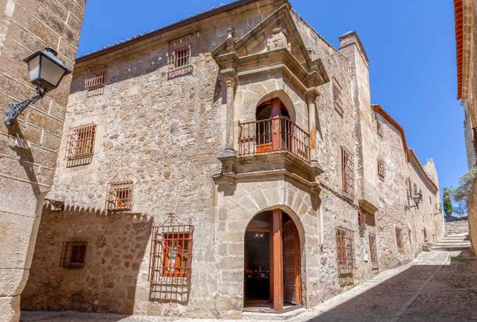 Palacio Chaves-Calderón