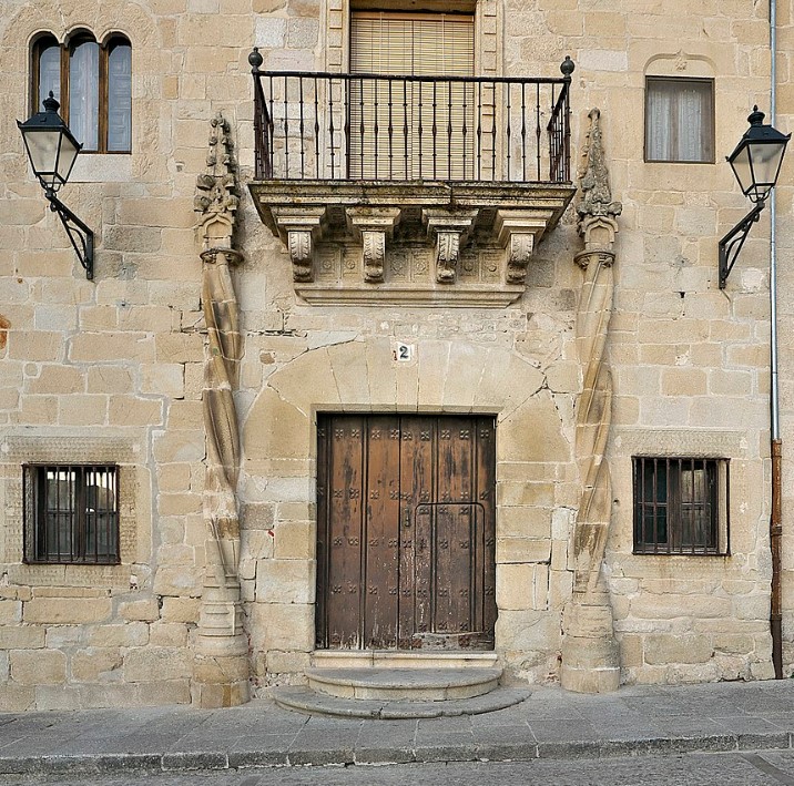 palacio de los Chaves-Cardenas