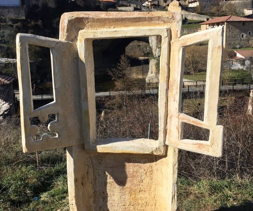 Escultura Ventana del Mundo