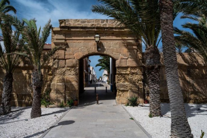 Puerta de Levante