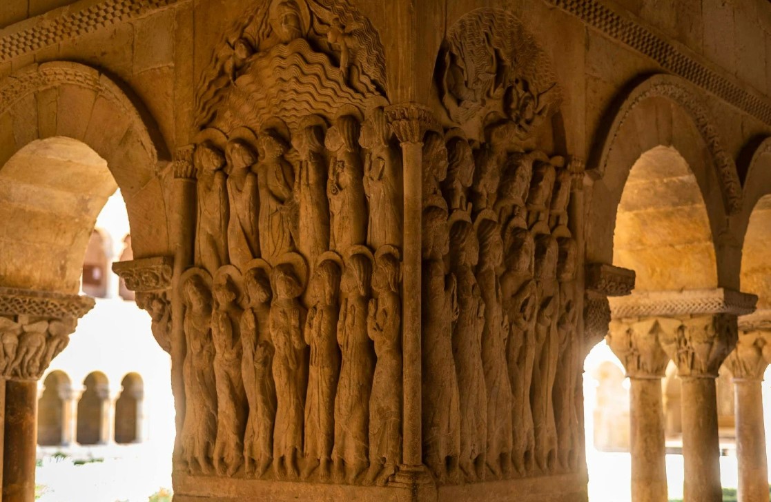 Relieves de la Ascensión y Pentecostés