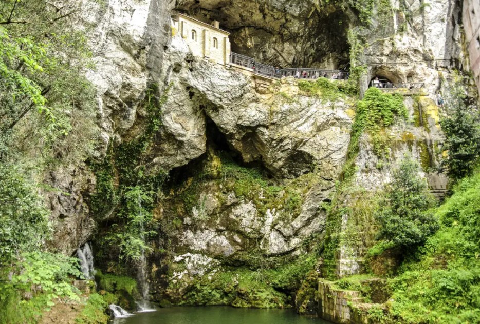 Cueva de Covadonga