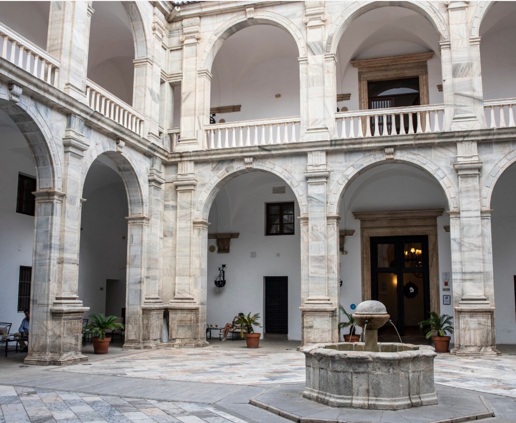 Patio del Castillo de los Duques de Feria