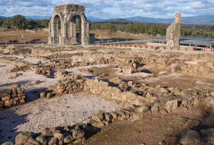 Ciudad romana de Cáparra 2