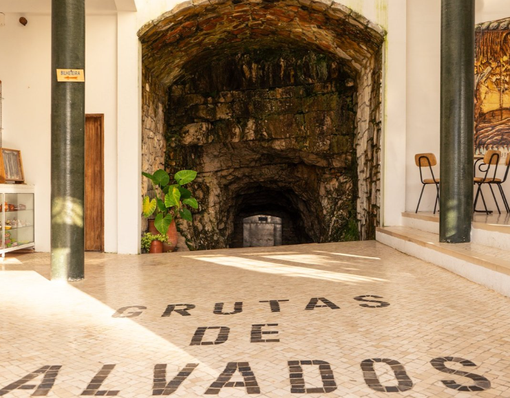 Entrada de Cuevas de Alvados 3