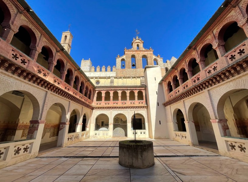 Claustro del Monasterio de San Isidoro del Campo 5