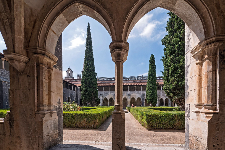 Claustro de D. Alfonso V