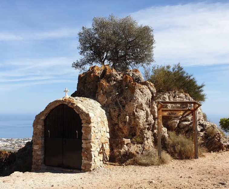Cueva del Toro