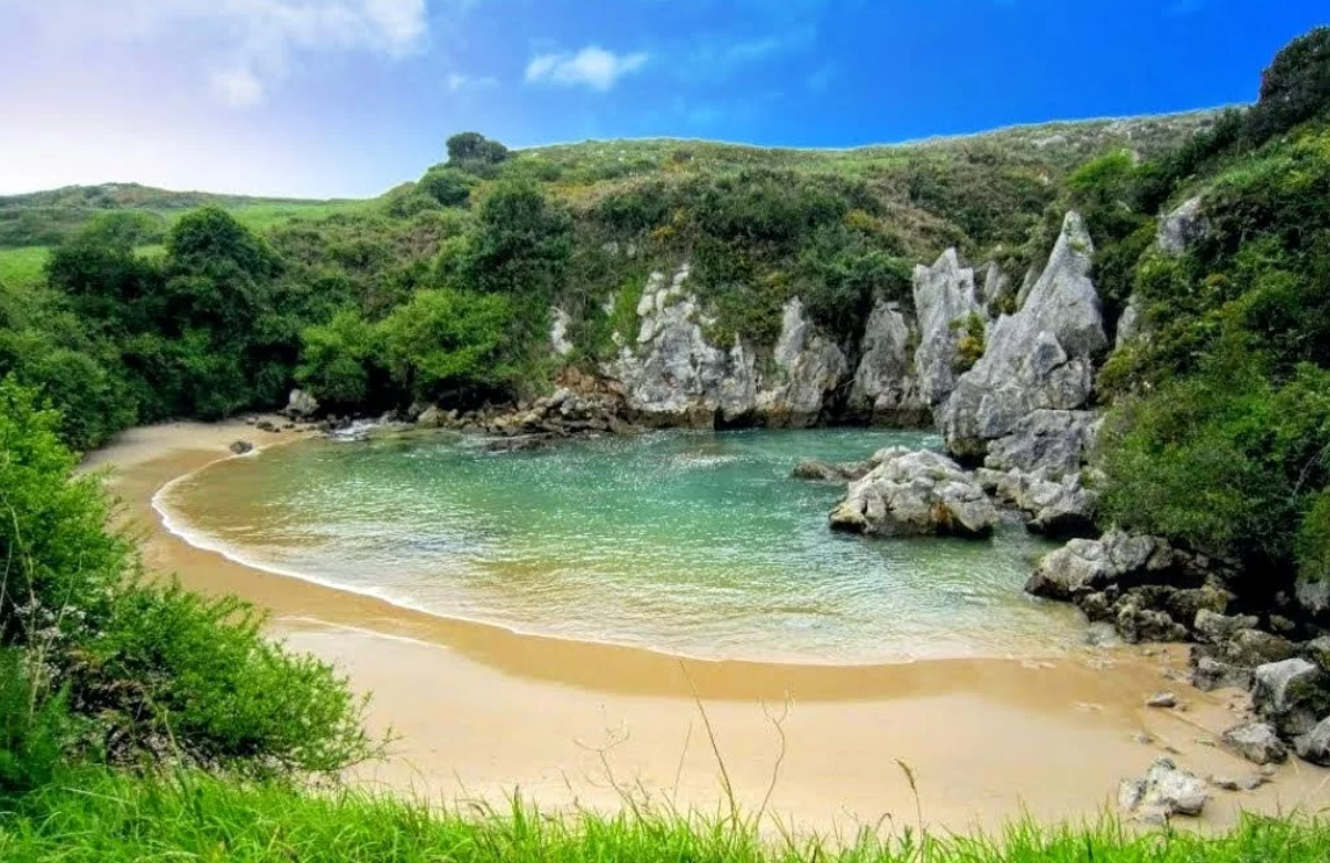 Playa de Gulpiyuri