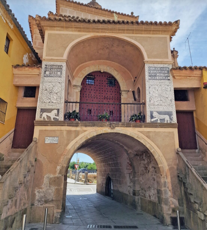 Puerta de Trujillo 1