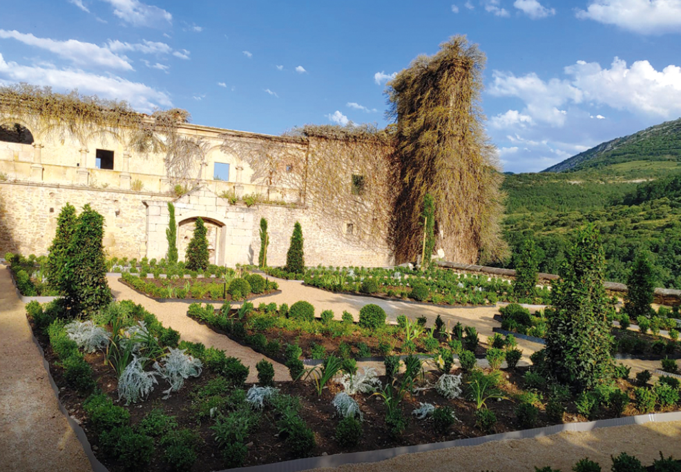 Jardín del Monasterio de Santa María de Rioseco 2