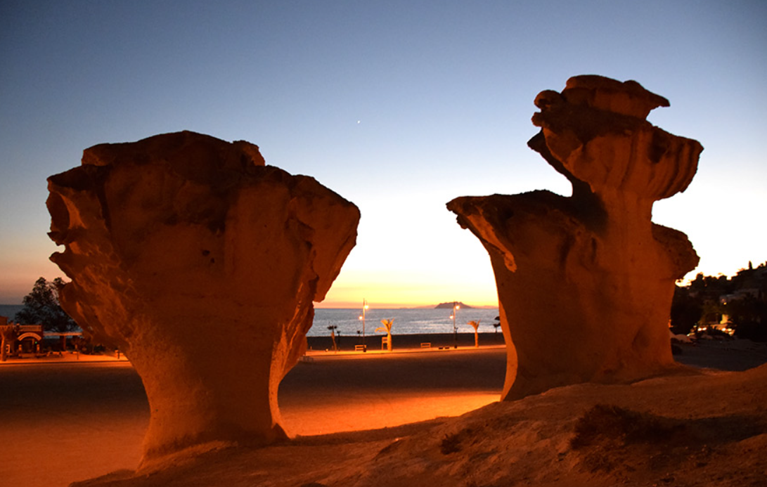 Las Gredas de Bolnuevo de noche