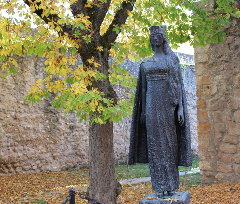 escultura de Kristina de Noruega 1