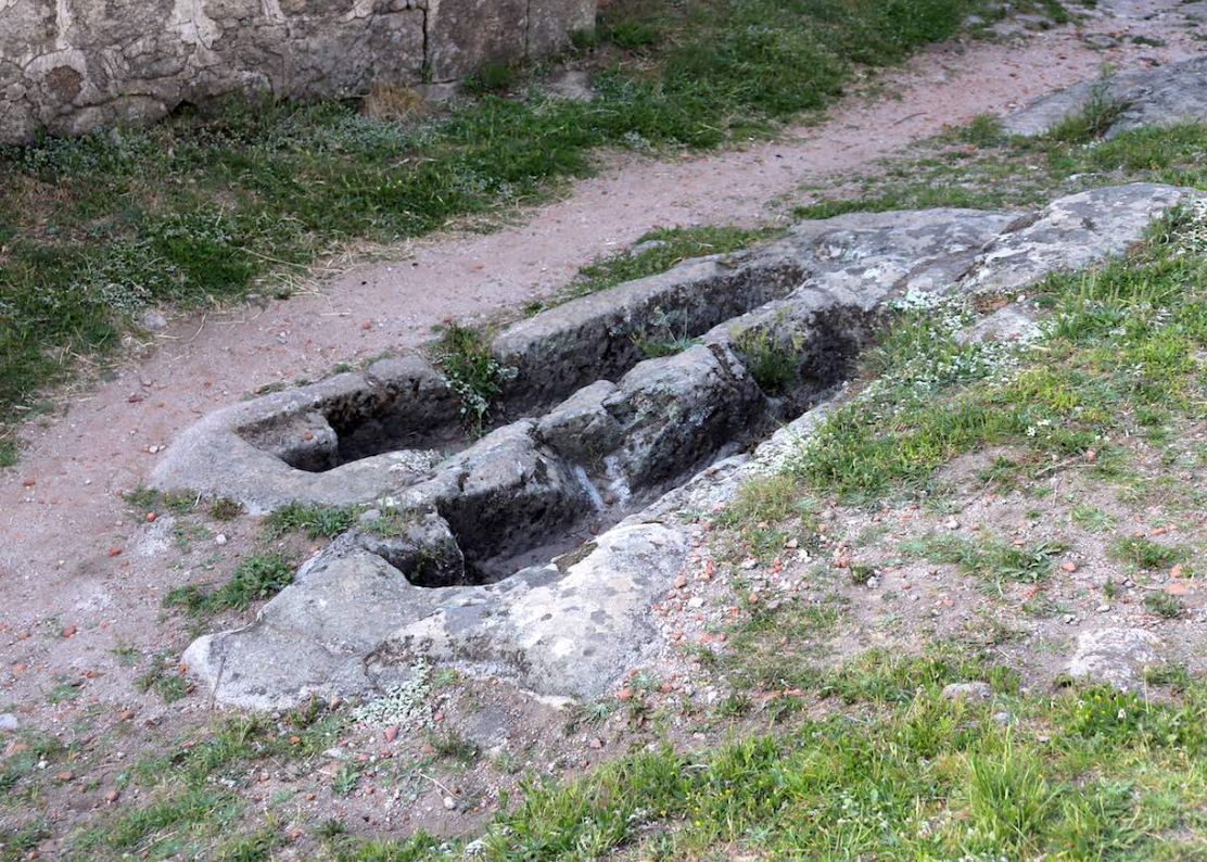 Tumbas antropromorfas