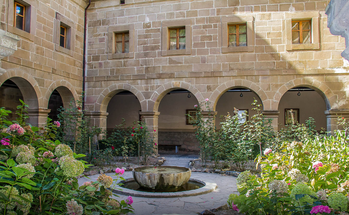 Vista interior del Monasterio de Santo Toribio de Liébana 2