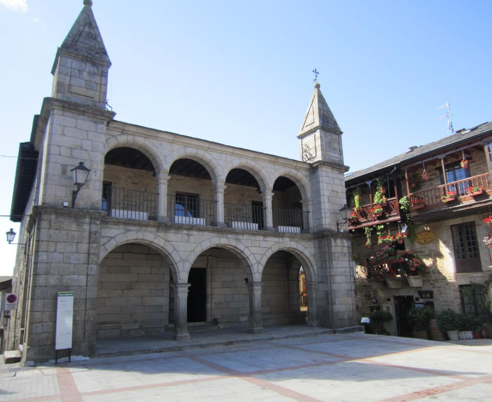 Plaza Mayor-Ayuntamiento de Puebla de Sanabria