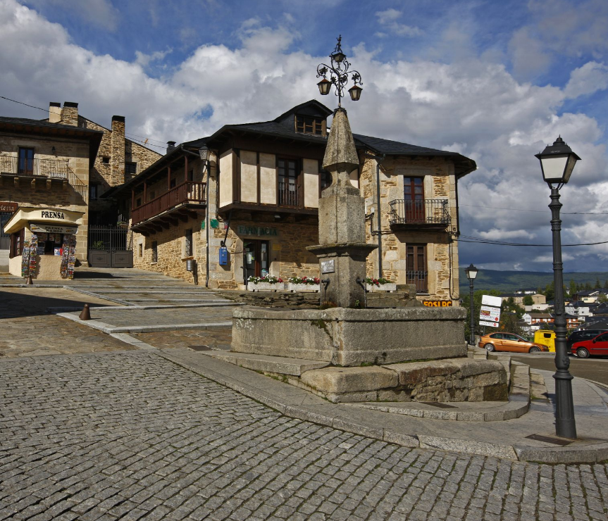 Plaza del Arrabal de Puebla de Sanabria
